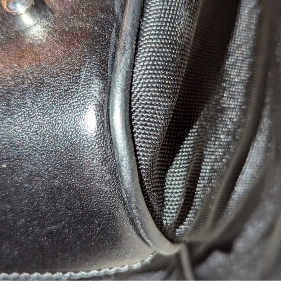 Gucci Black Tote Bag with Spacious Design and Durable Material - Picture 12 of 14